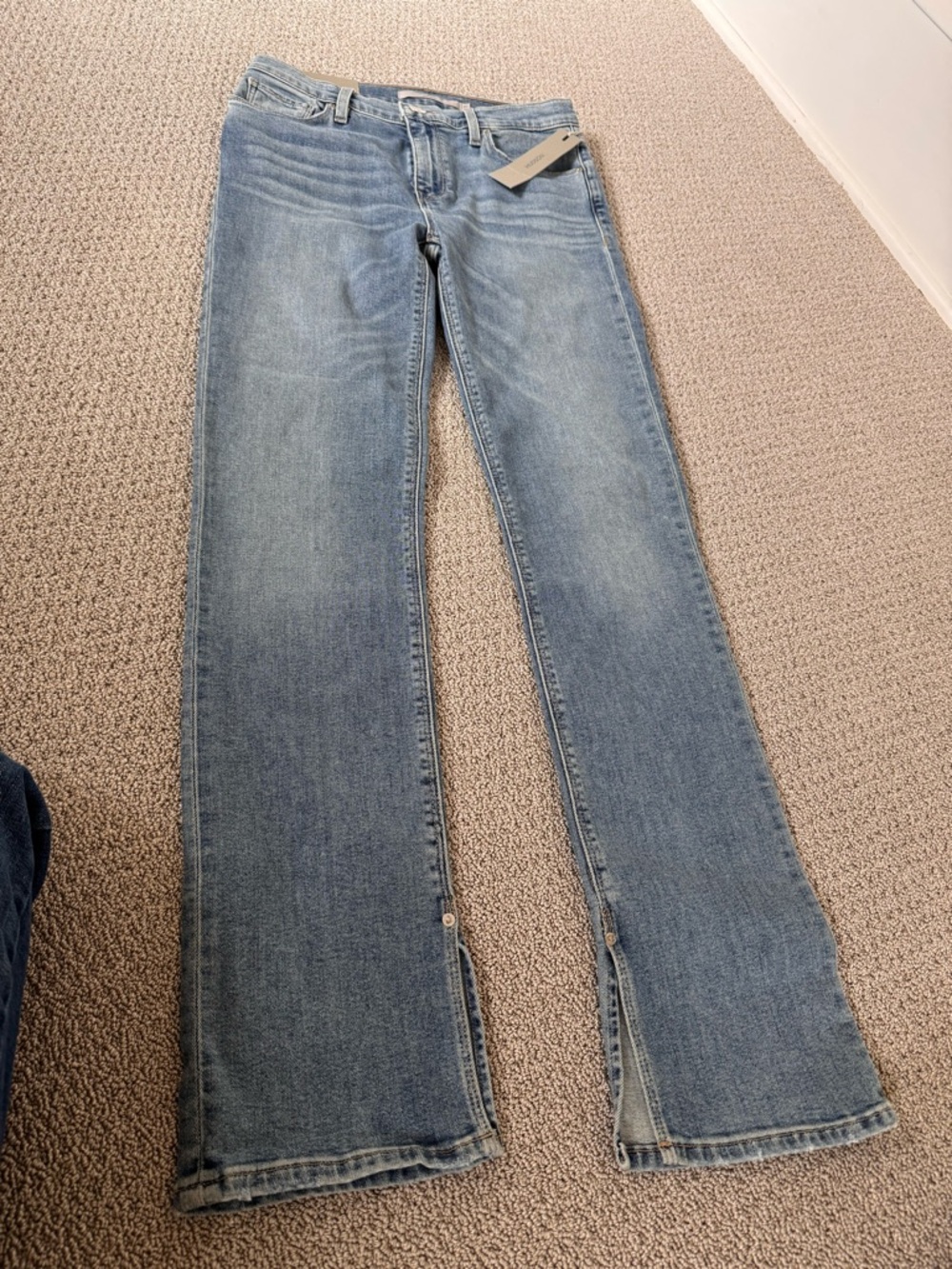 NWT Hudson ‘Nico’ Mid Rise Straight Light Blue Jeans with Front Slits Sz 27